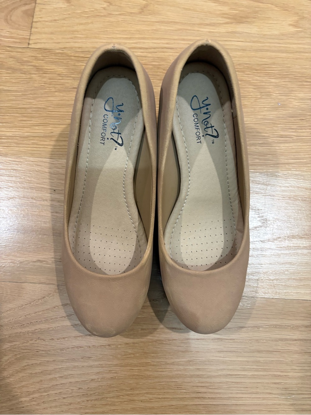 Nude pumps